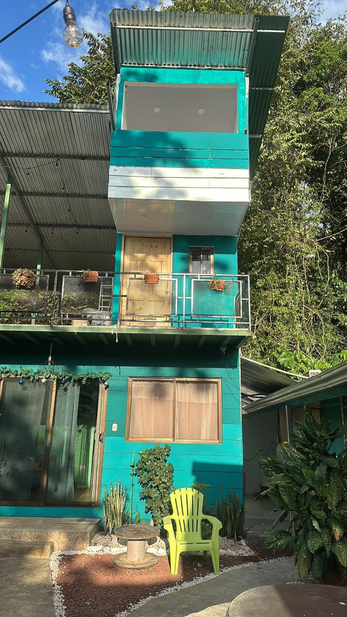 Bed and Breakfast The Jungle Container à Quepos Extérieur photo